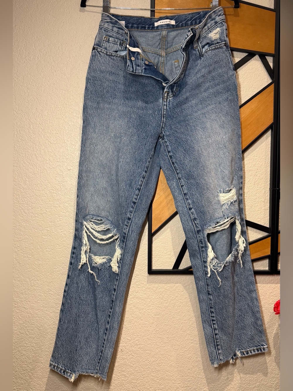 PacSun Women's Light Blue Distressed Straight Leg Jeans
